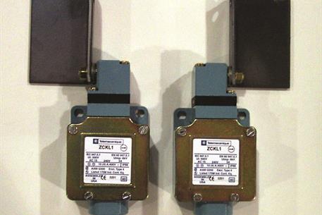 Guide-Mounted Interlock