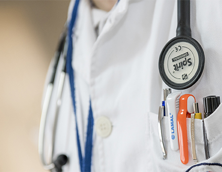 close-up-doctor-health-430x339 close-up-doctor-health-430x339