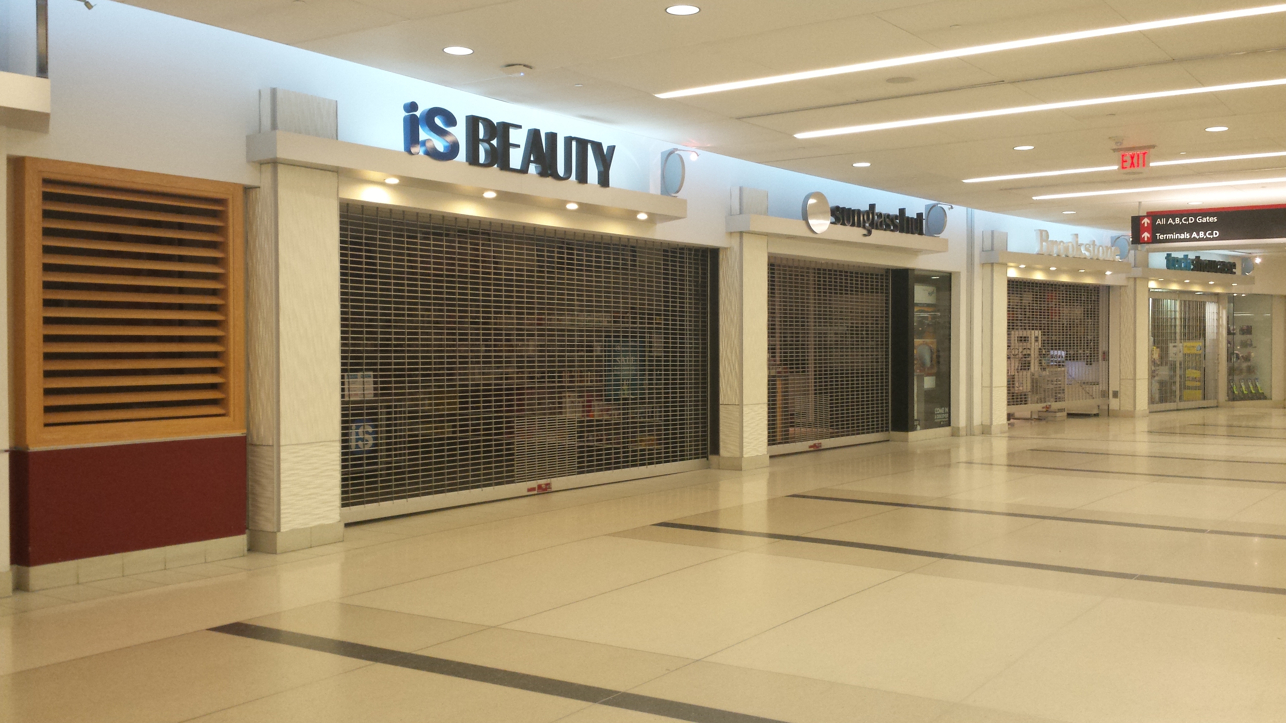 Retail shops in airport - Grille - leading pic.