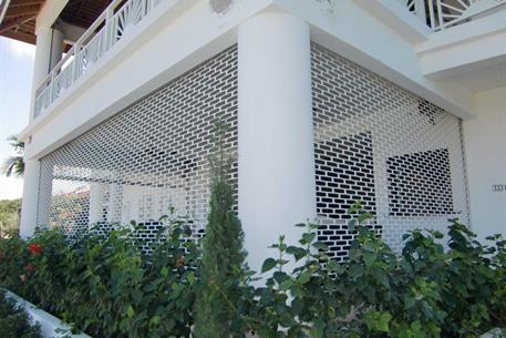 picture of sentrygate grill from the outside at a residential property - Jamaican Grill Home Designs picture of sentrygate grill from the outside at a residential property - Jamaican Grill Home Designs